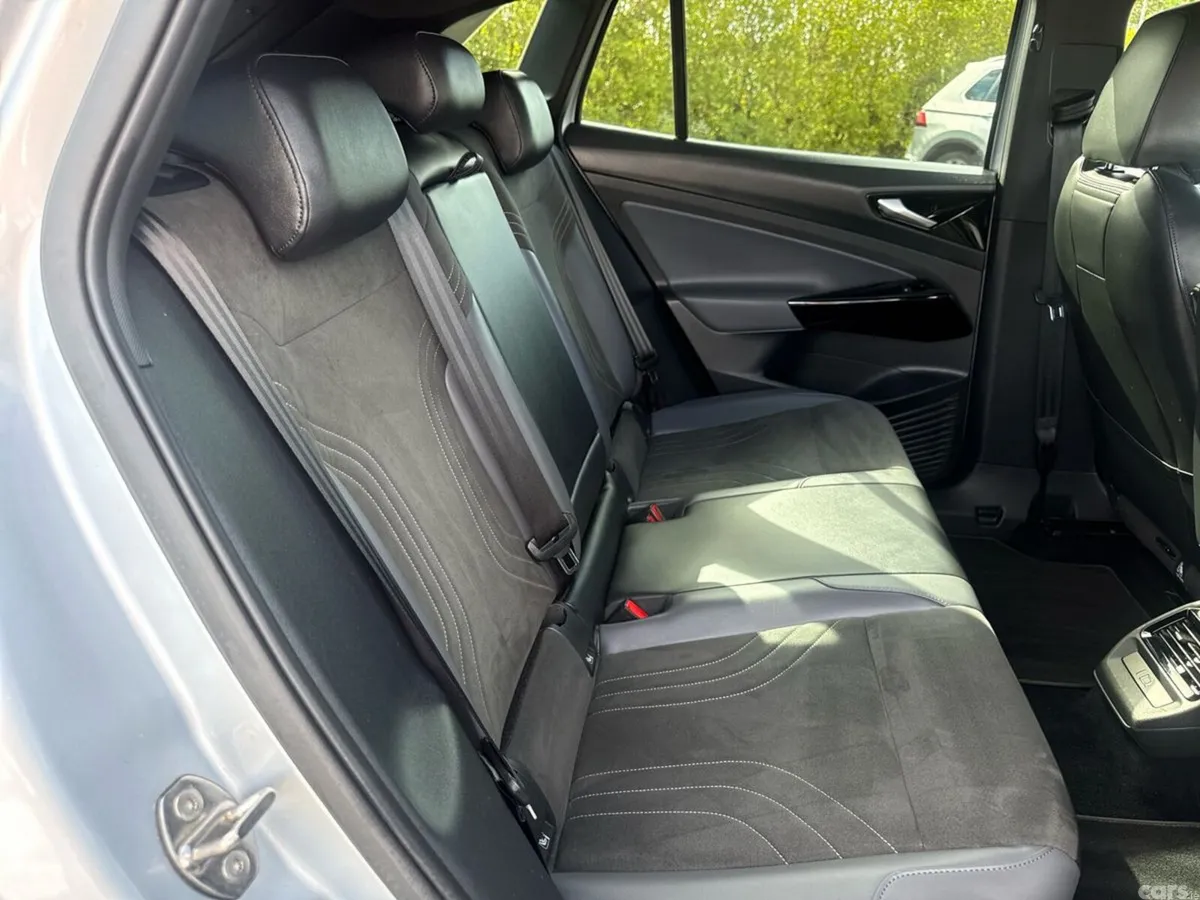 Volkswagen ID.4 Estate, Electric, 2023, Grey