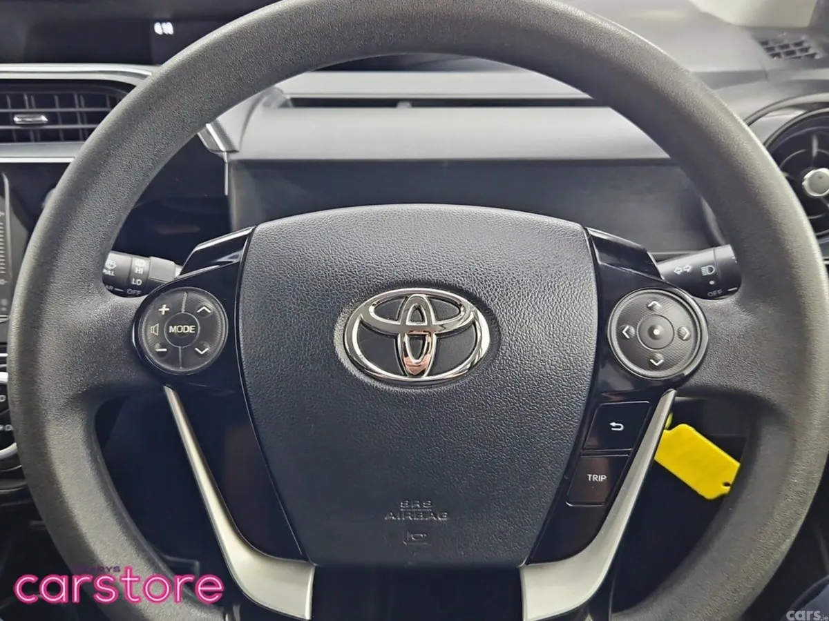 Toyota Aqua Hatchback, Petrol Hybrid, 2021, Silver