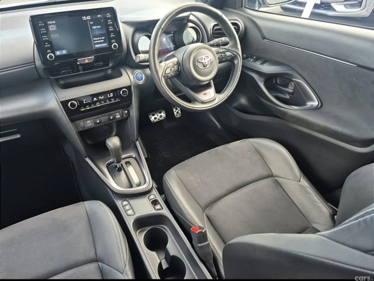 Toyota Yaris Cross SUV, Petrol Hybrid, 2023, White