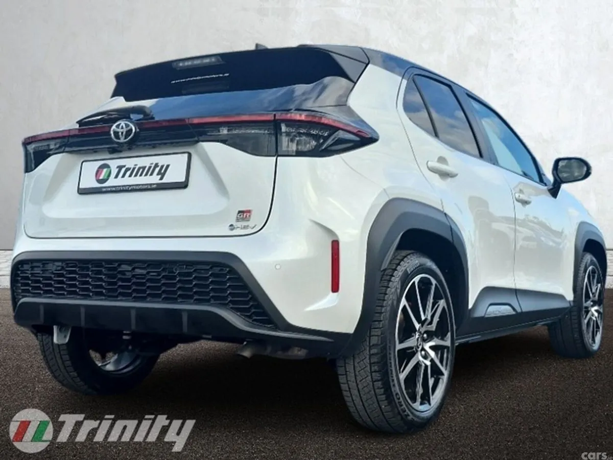 Toyota Yaris Cross SUV, Petrol Hybrid, 2023, White
