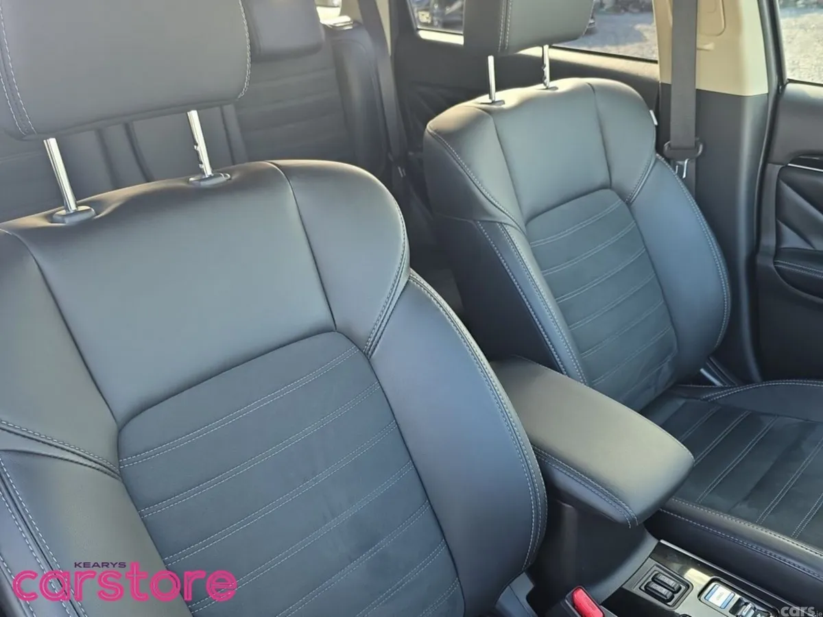 Mitsubishi Outlander SUV, Petrol Plug-in Hybrid, 2019, Black