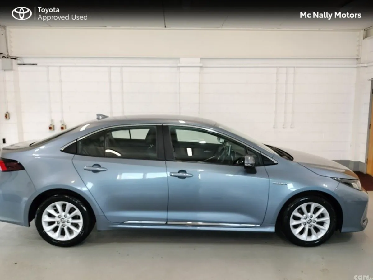 Toyota Corolla Saloon, Petrol Hybrid, 2022, Grey