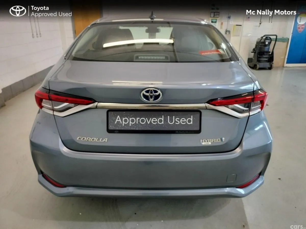 Toyota Corolla Saloon, Petrol Hybrid, 2022, Grey