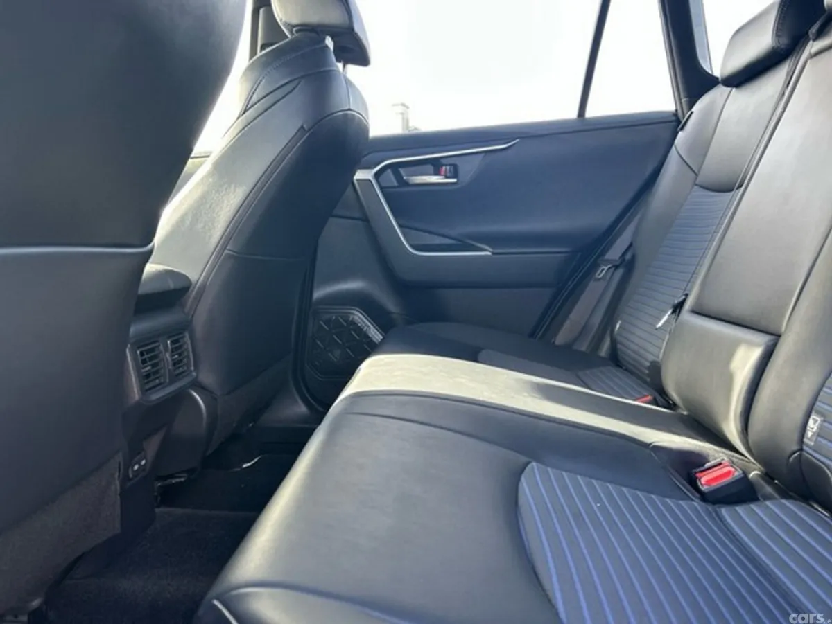 Toyota RAV4 SUV, Petrol Hybrid, 2023, White