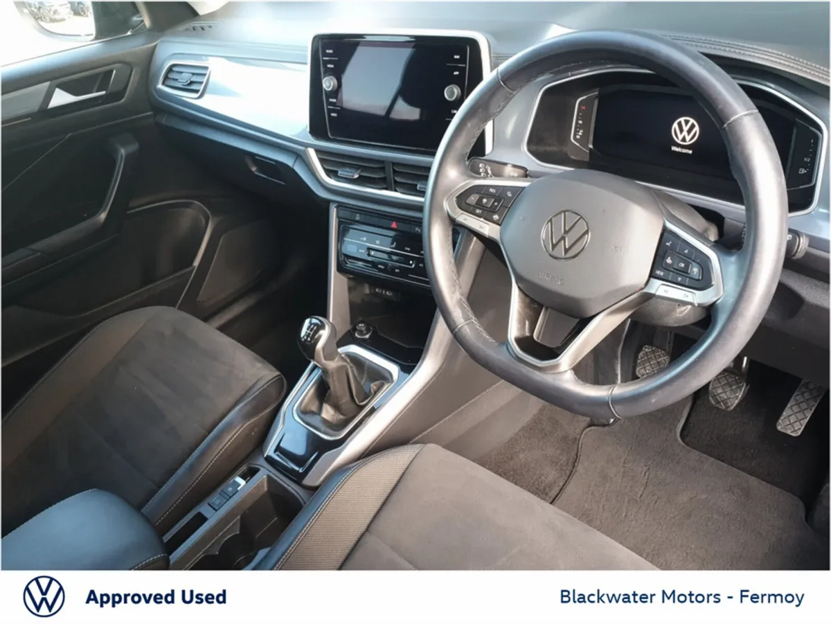 Volkswagen T-Roc SUV, Diesel, 2023, Black