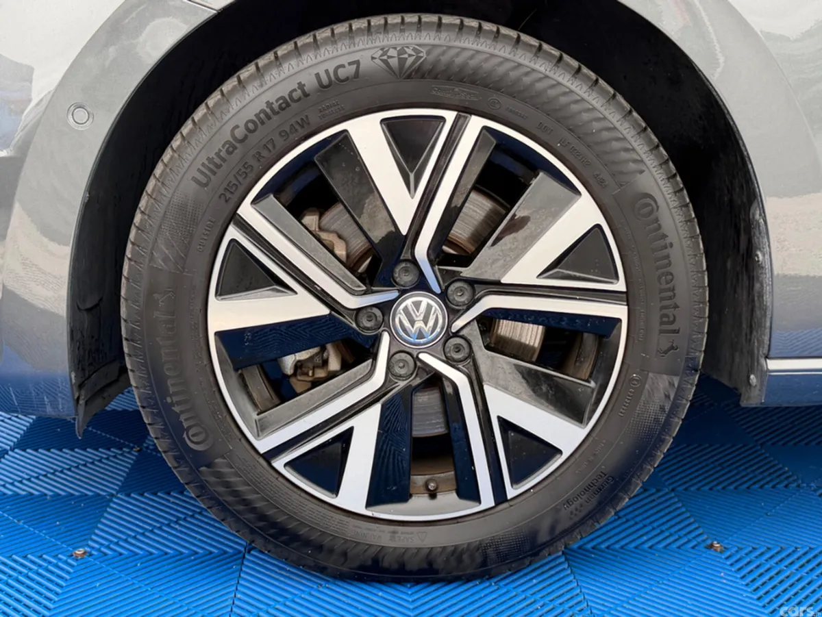Volkswagen Touran MPV, Diesel, 2020, Grey