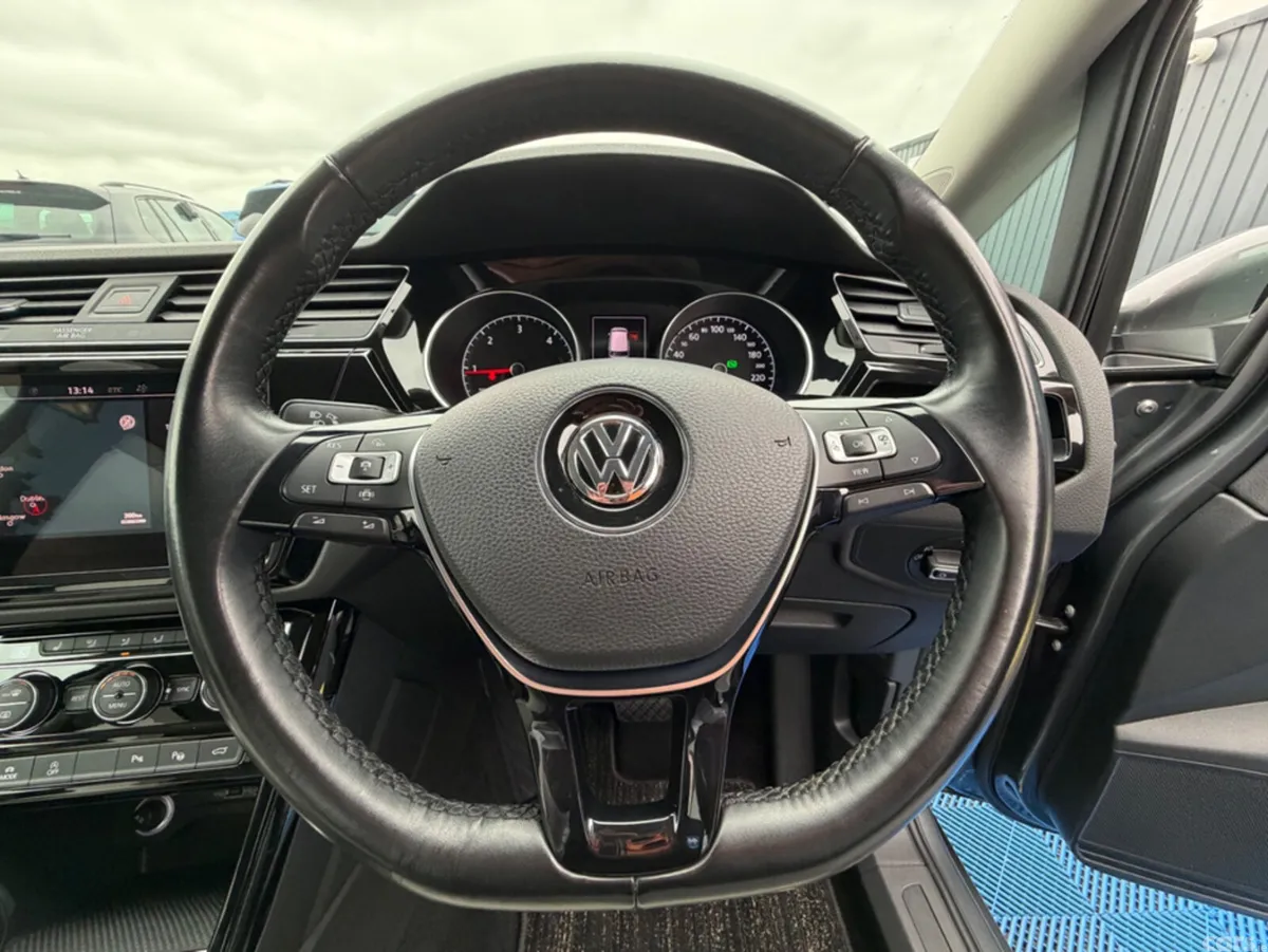 Volkswagen Touran MPV, Diesel, 2020, Grey