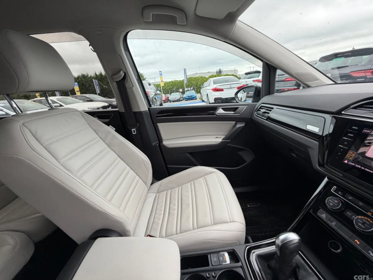 Volkswagen Touran MPV, Diesel, 2020, Grey