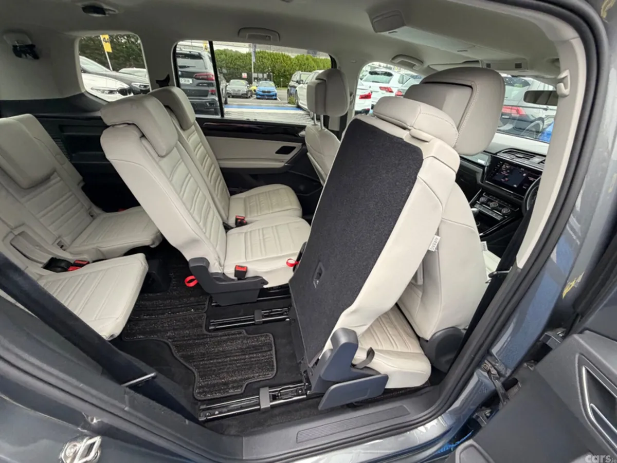 Volkswagen Touran MPV, Diesel, 2020, Grey