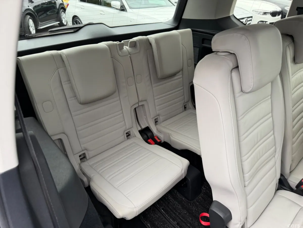 Volkswagen Touran MPV, Diesel, 2020, Grey