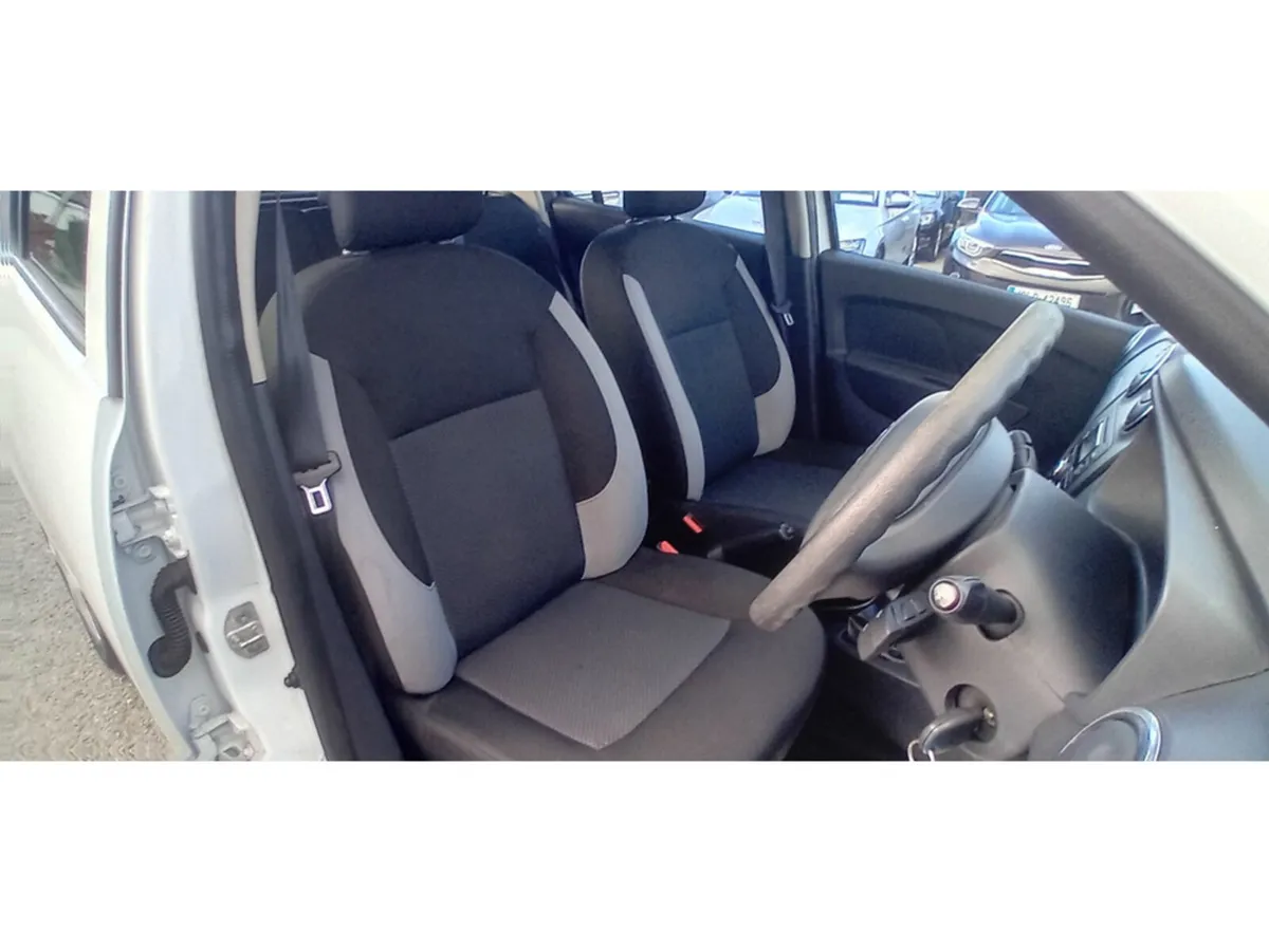 Dacia Sandero Hatchback, Petrol, 2015, White