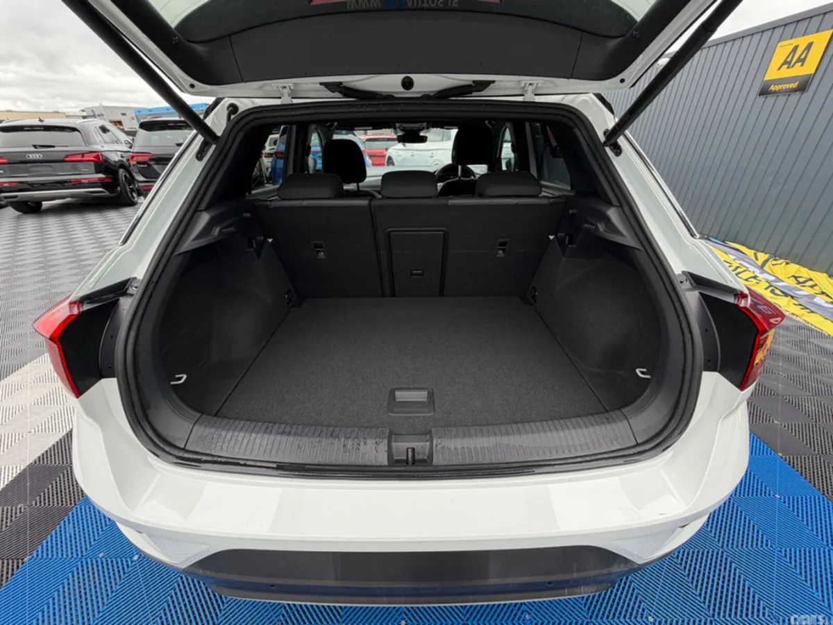 Volkswagen T-Roc SUV, Diesel, 2021, White