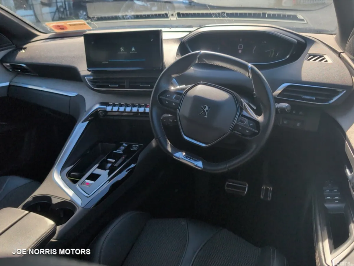 Peugeot 5008 MPV, Petrol Hybrid, 2024, Grey