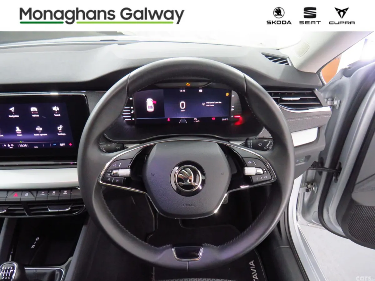 Skoda Octavia Hatchback, Diesel, 2022, Grey