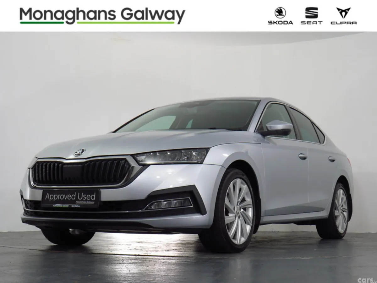 Skoda Octavia Hatchback, Diesel, 2022, Grey