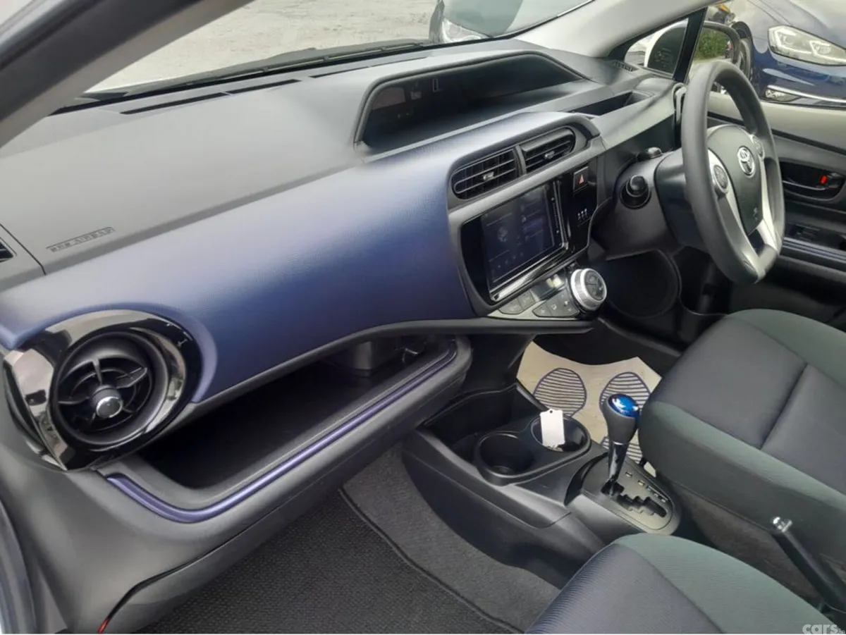 Toyota Aqua Hatchback, Petrol Hybrid, 2016, White