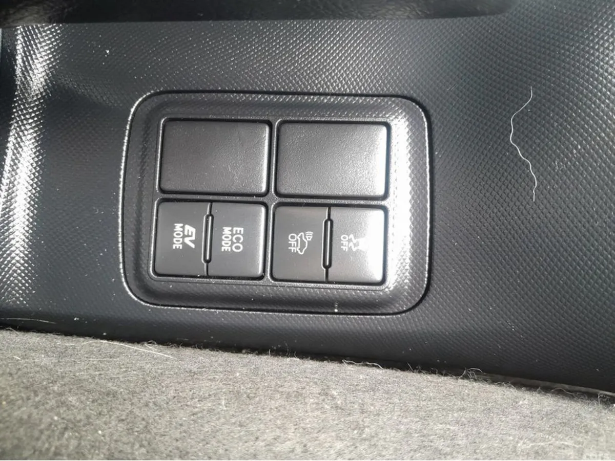 Toyota Aqua Hatchback, Petrol Hybrid, 2016, White