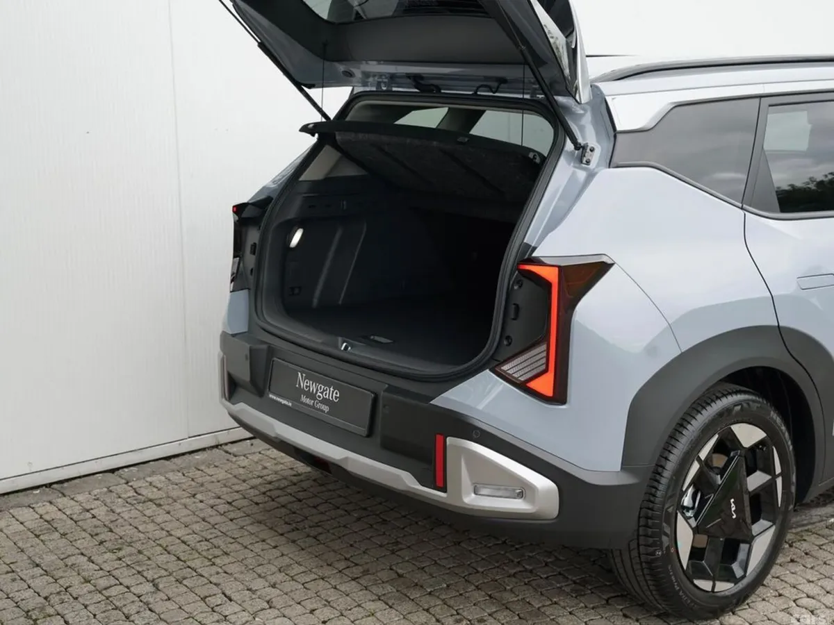 Kia Seltos SUV, Petrol, 2027, Grey
