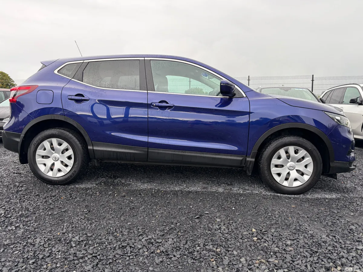 Nissan Qashqai MPV, Petrol, 2018, Blue