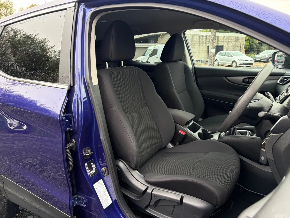 Nissan Qashqai MPV, Petrol, 2018, Blue