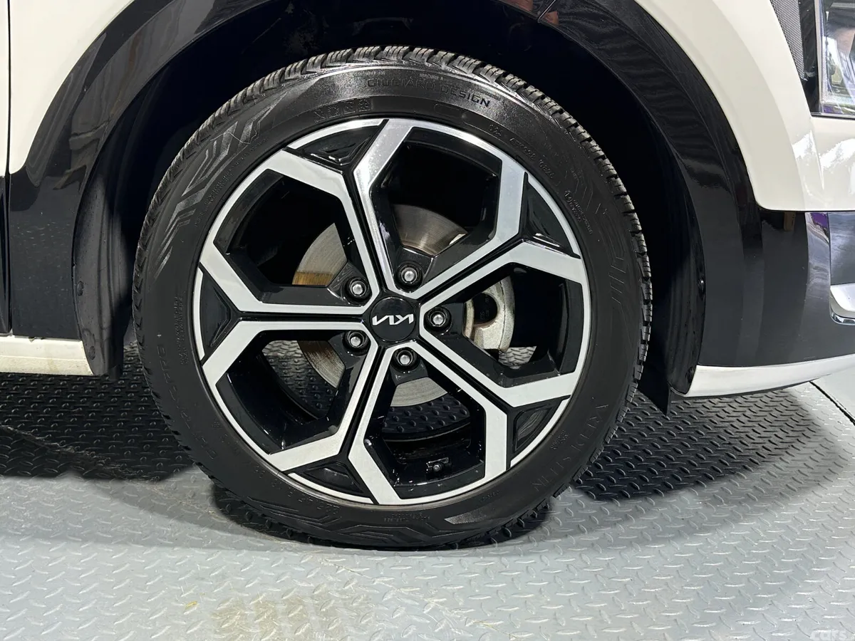 Kia Niro SUV, Petrol Hybrid, 2024, White