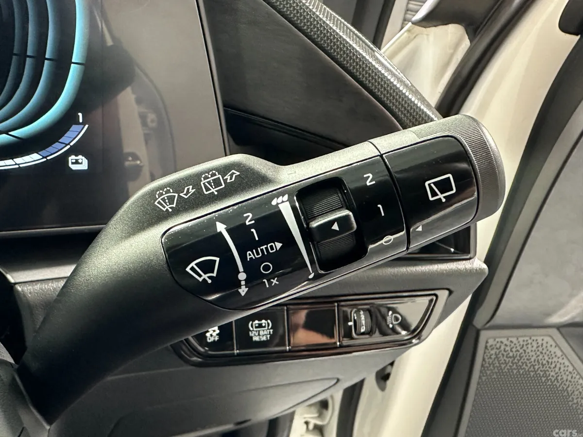 Kia Niro SUV, Petrol Hybrid, 2024, White