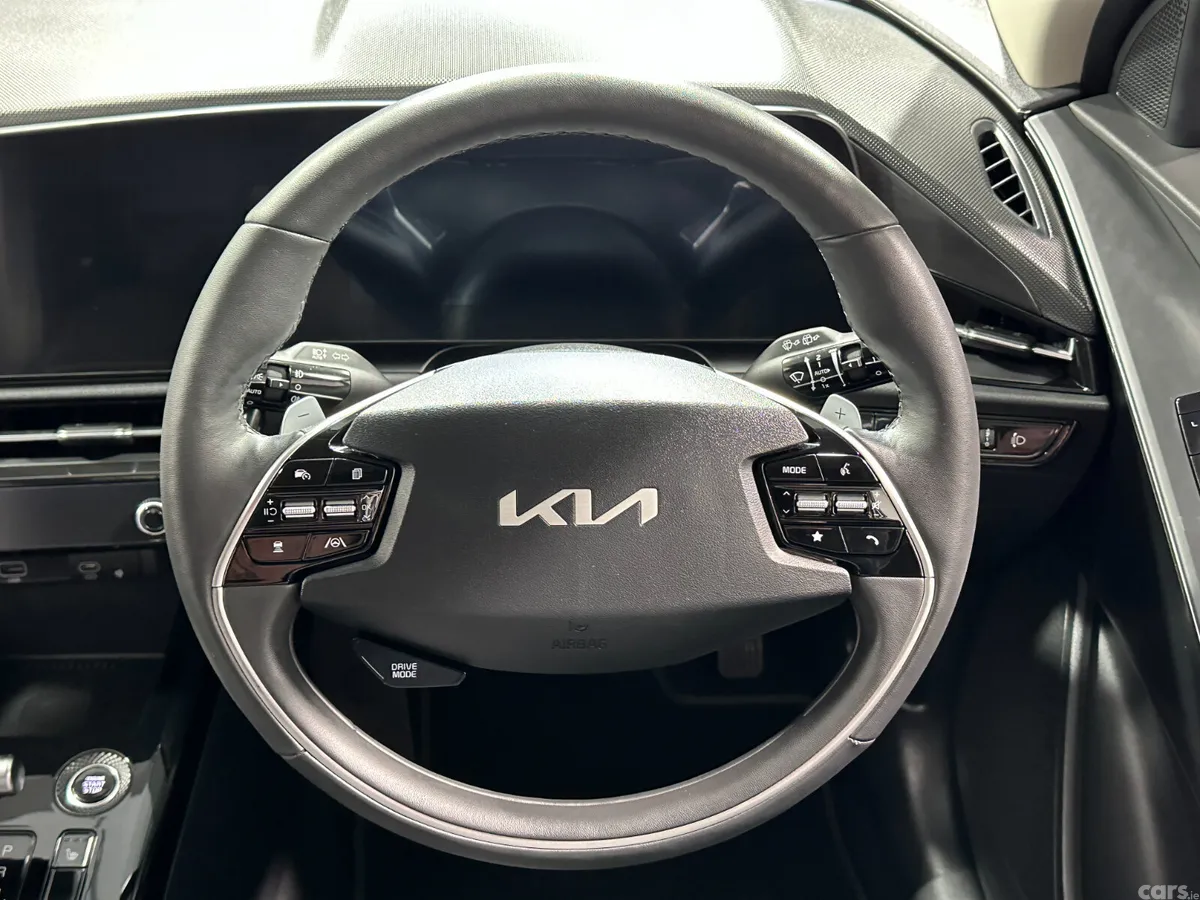 Kia Niro SUV, Petrol Hybrid, 2024, White