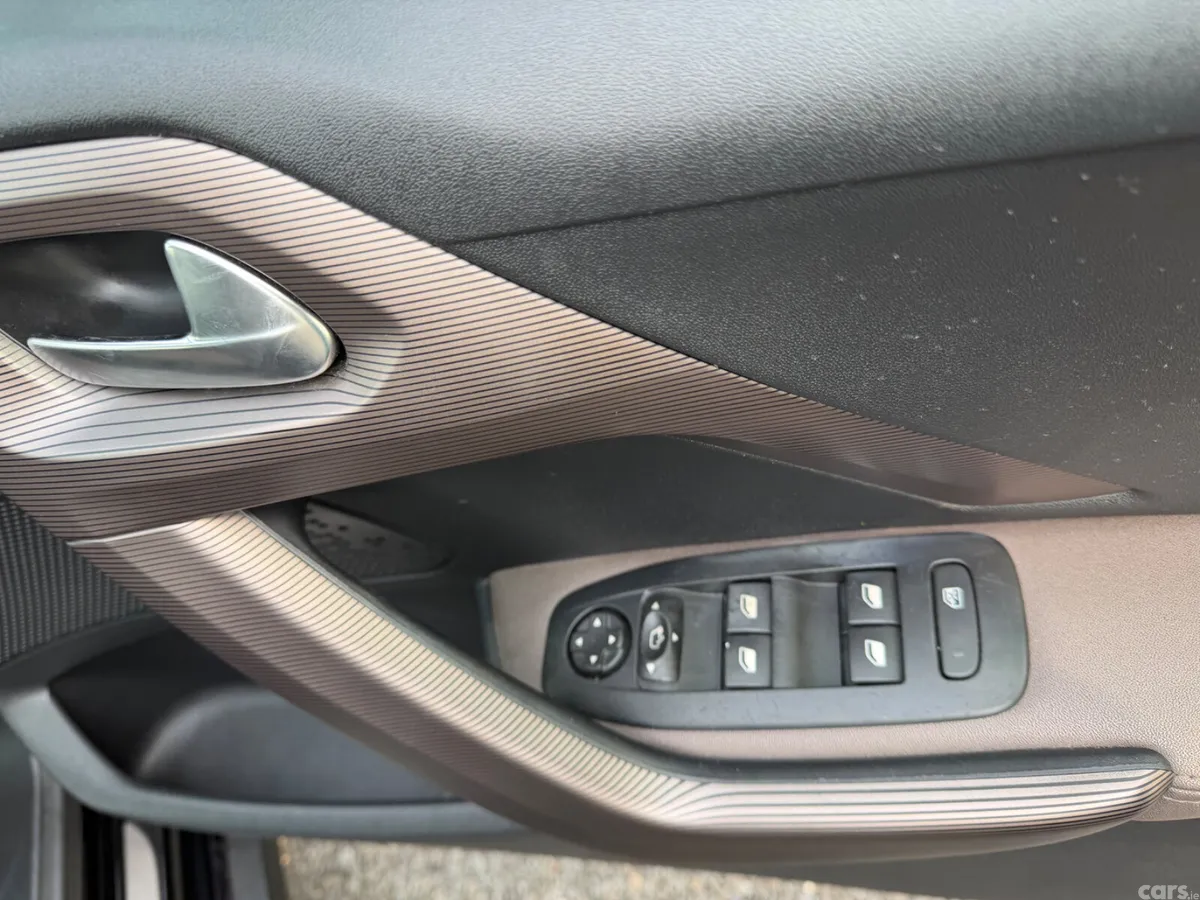 Peugeot 2008 Estate, Petrol, 2014, Black