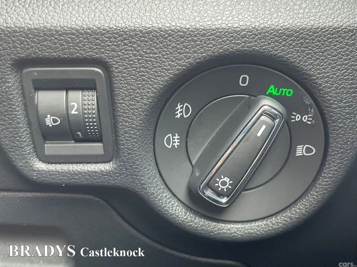 Skoda Kamiq Hatchback, Petrol, 2024, Black