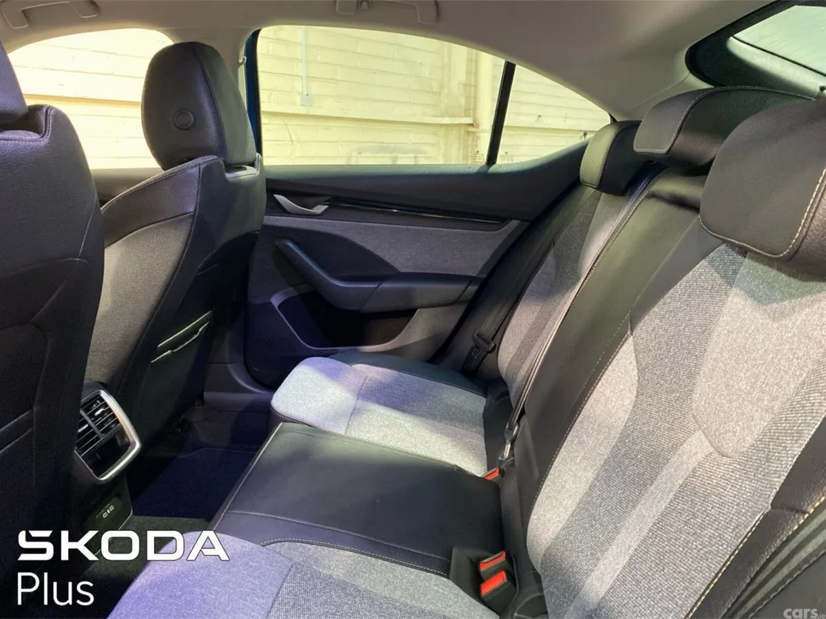 Skoda Octavia Saloon, Diesel, 2025, Blue