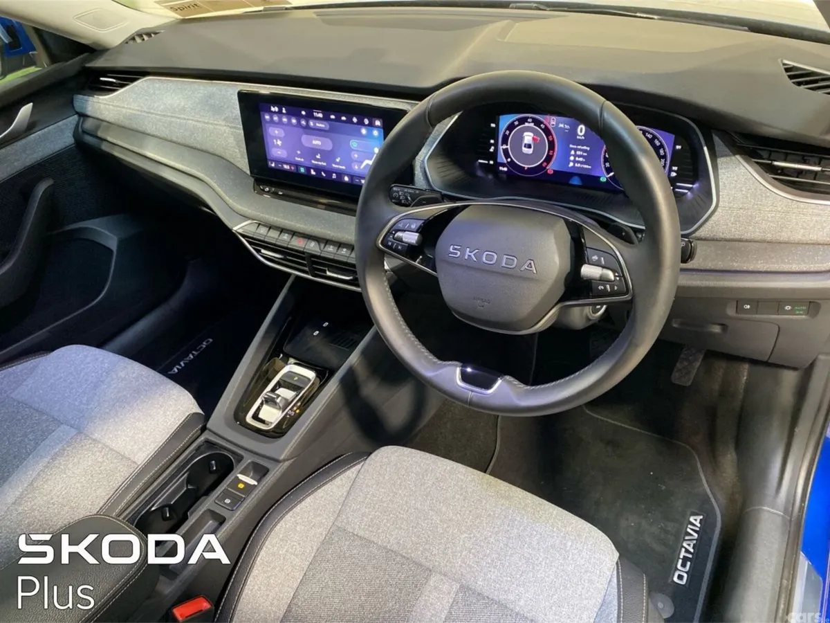 Skoda Octavia Saloon, Diesel, 2025, Blue