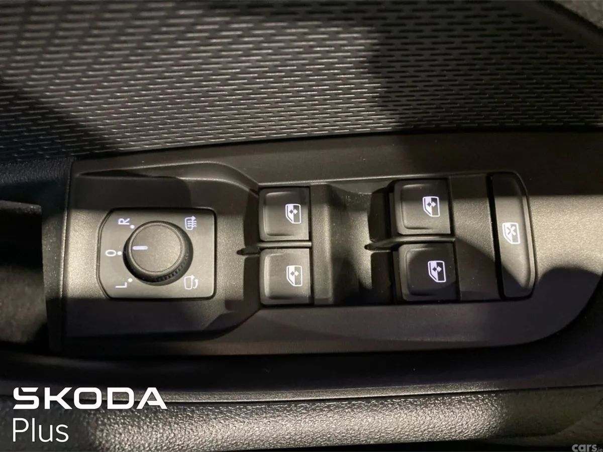 Skoda Octavia Saloon, Diesel, 2025, Blue