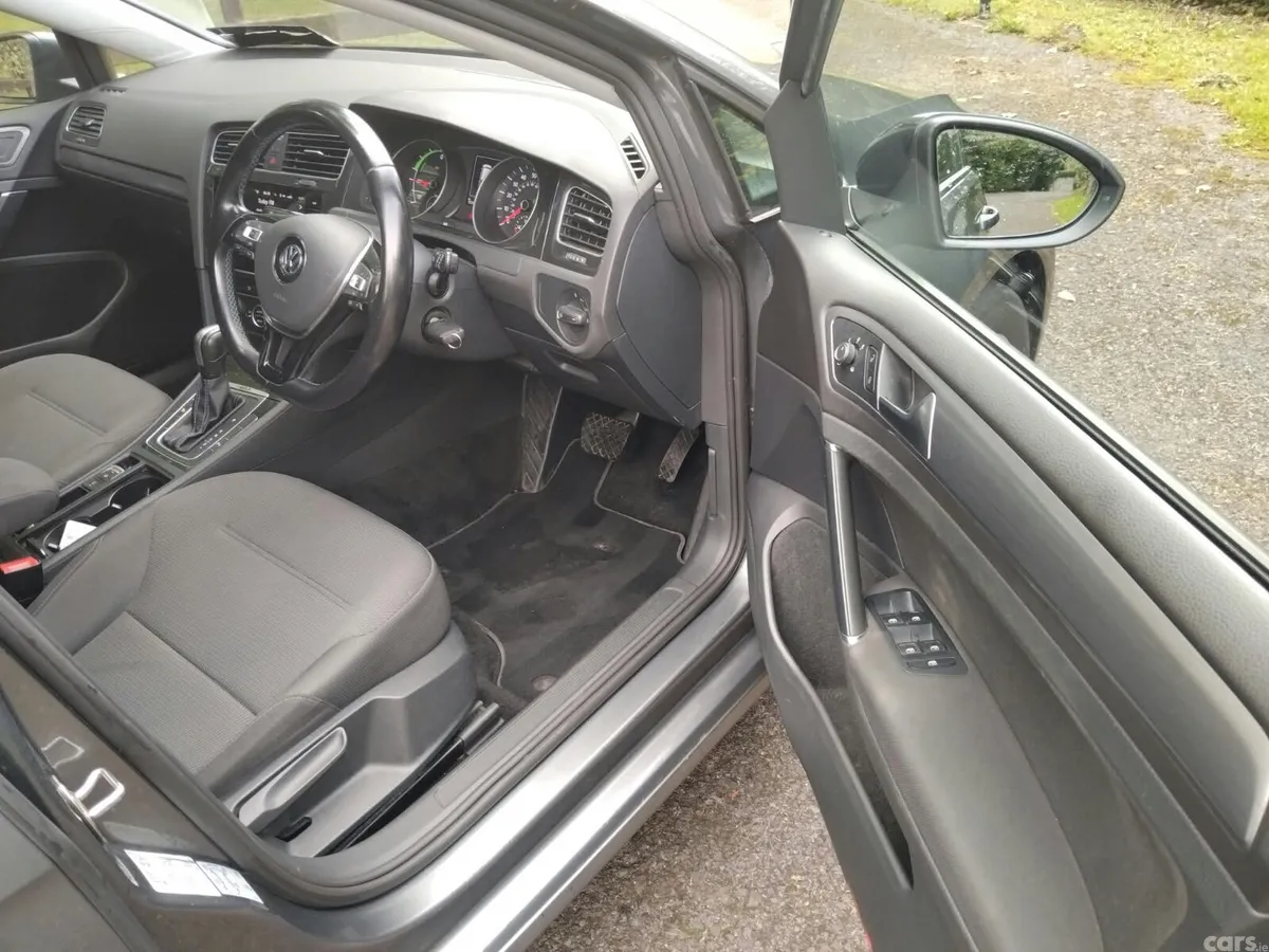 Volkswagen Golf Hatchback, Electric, 2020, Grey