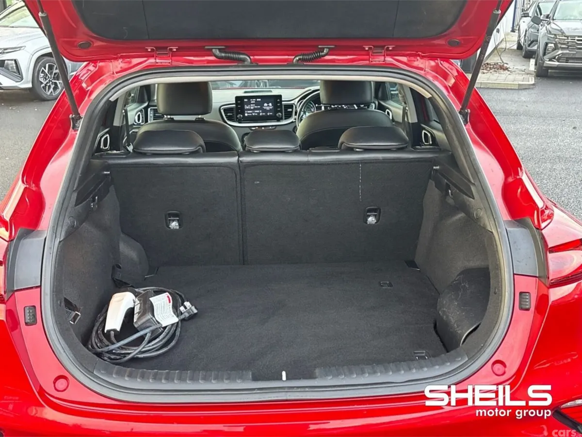 Kia XCeed Hatchback, Petrol Plug-in Hybrid, 2023, Red