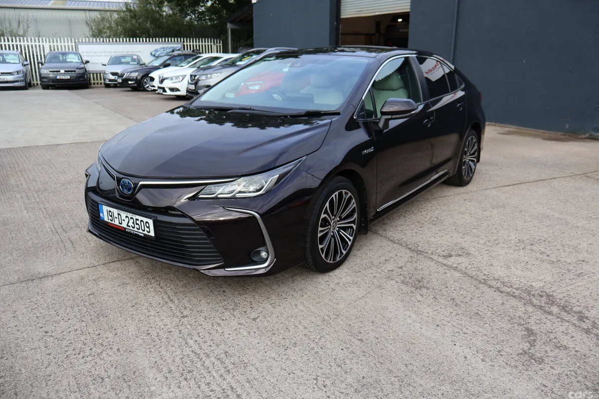 Toyota Corolla Saloon, Petrol Hybrid, 2019, Brown