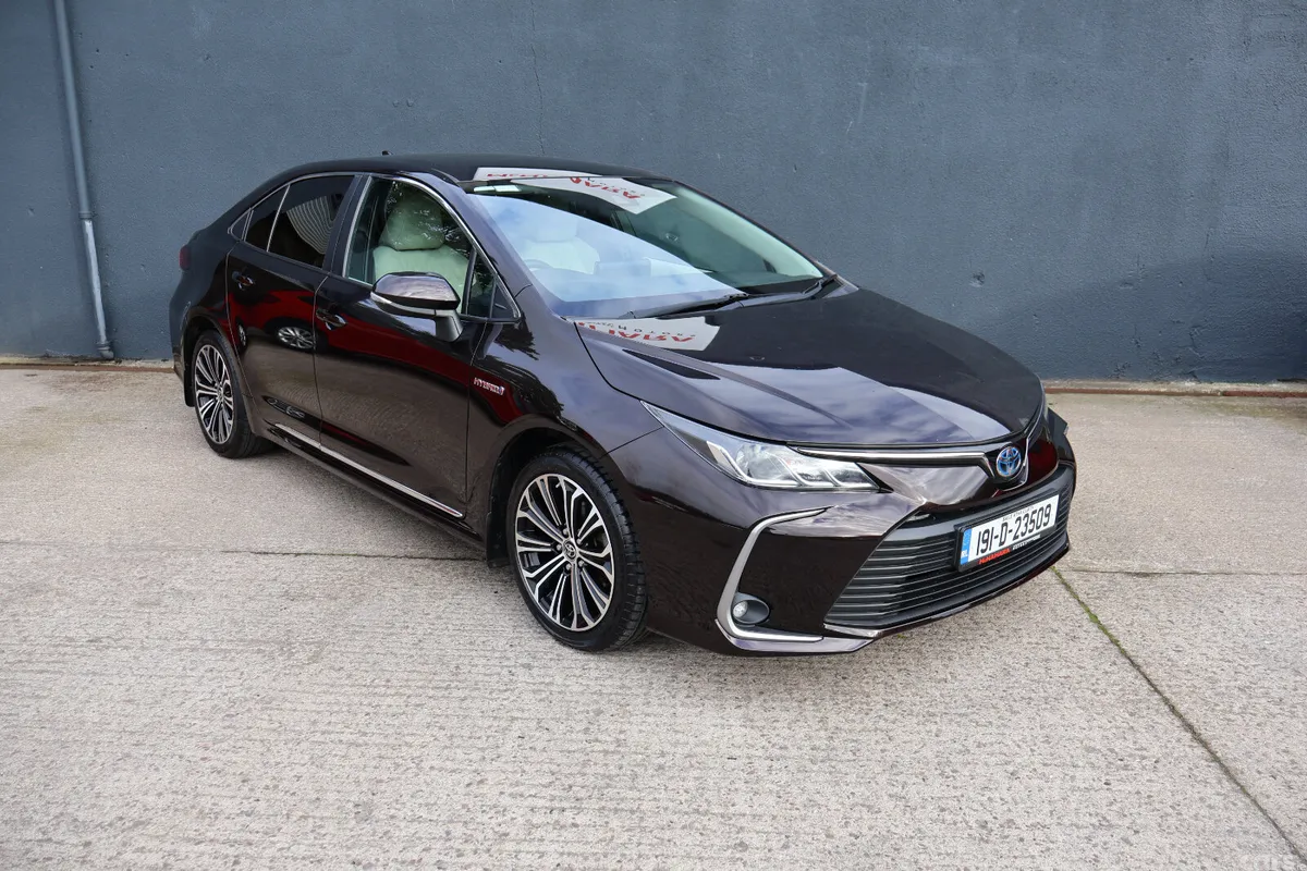 Toyota Corolla Saloon, Petrol Hybrid, 2019, Brown