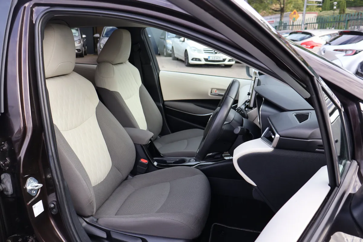 Toyota Corolla Saloon, Petrol Hybrid, 2019, Brown