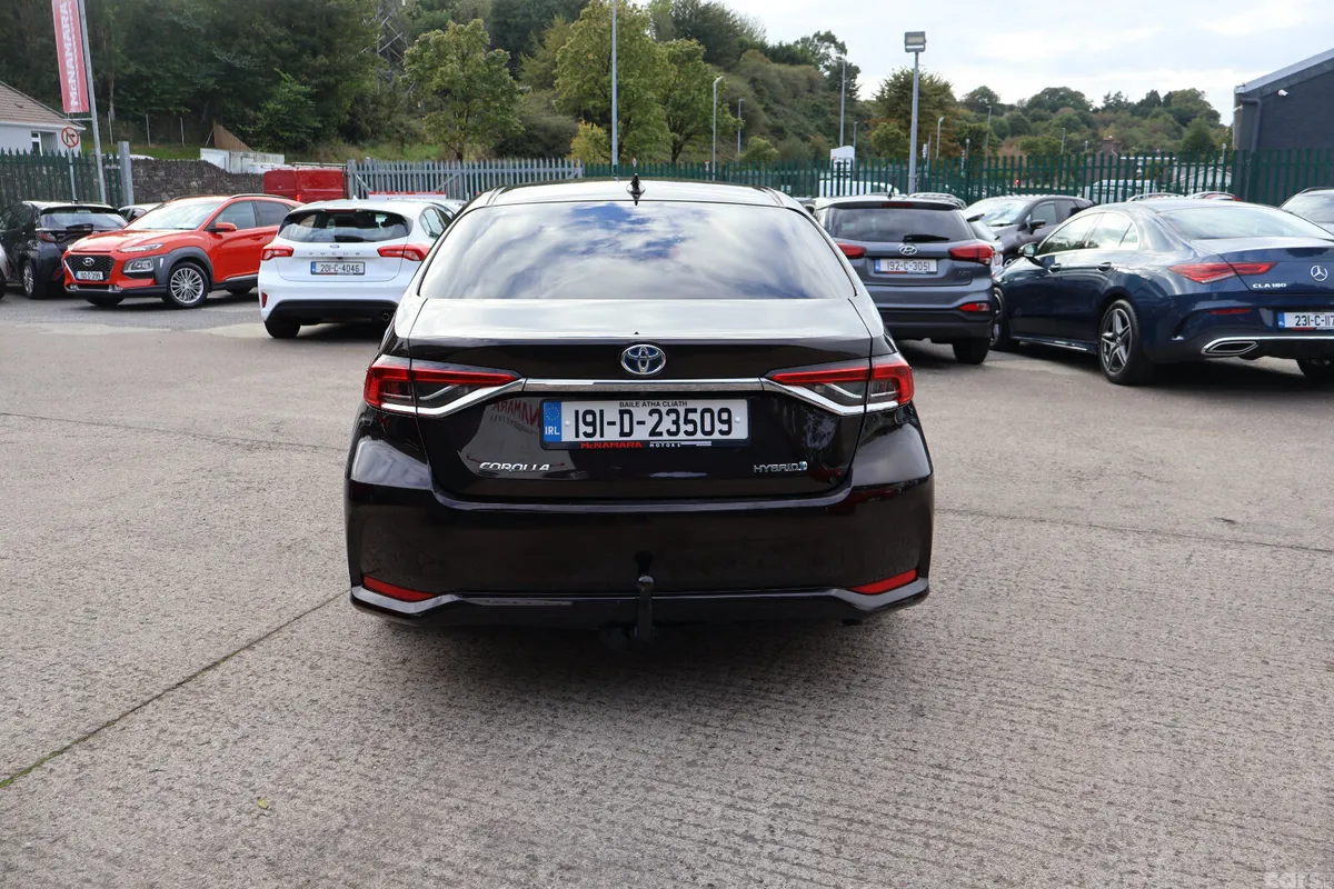 Toyota Corolla Saloon, Petrol Hybrid, 2019, Brown