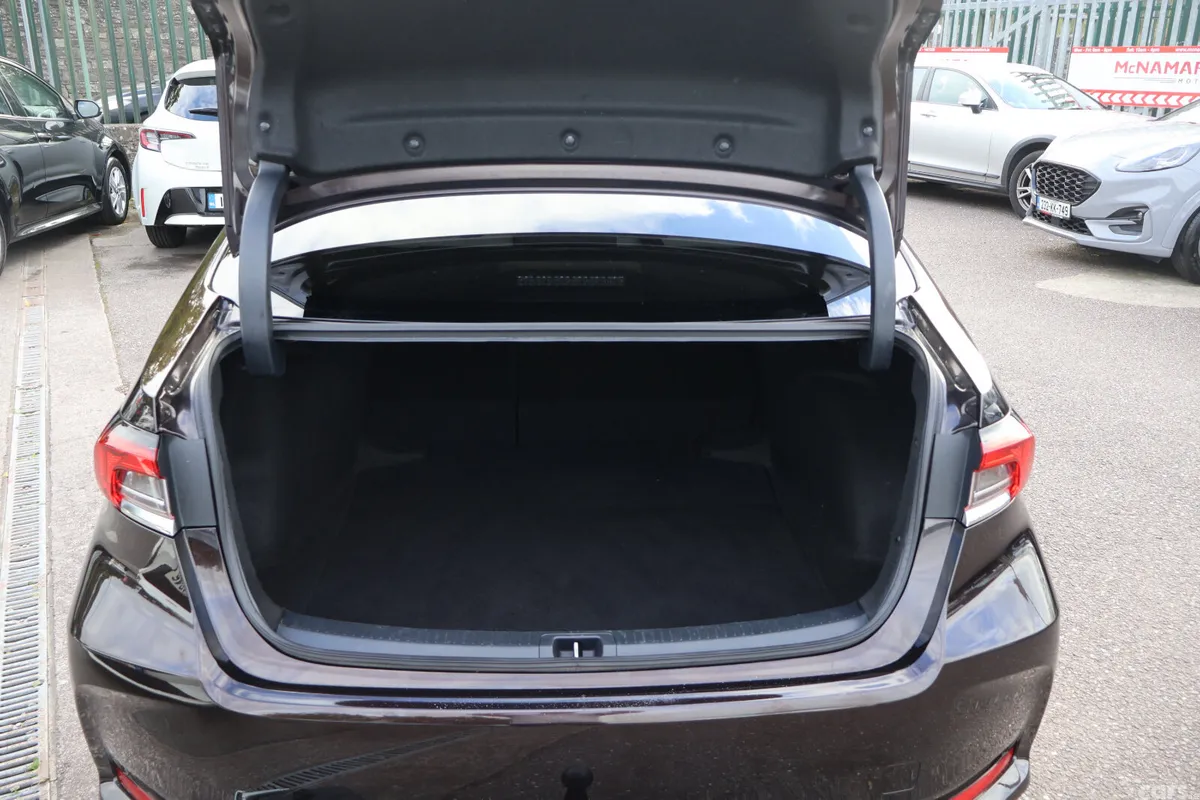 Toyota Corolla Saloon, Petrol Hybrid, 2019, Brown