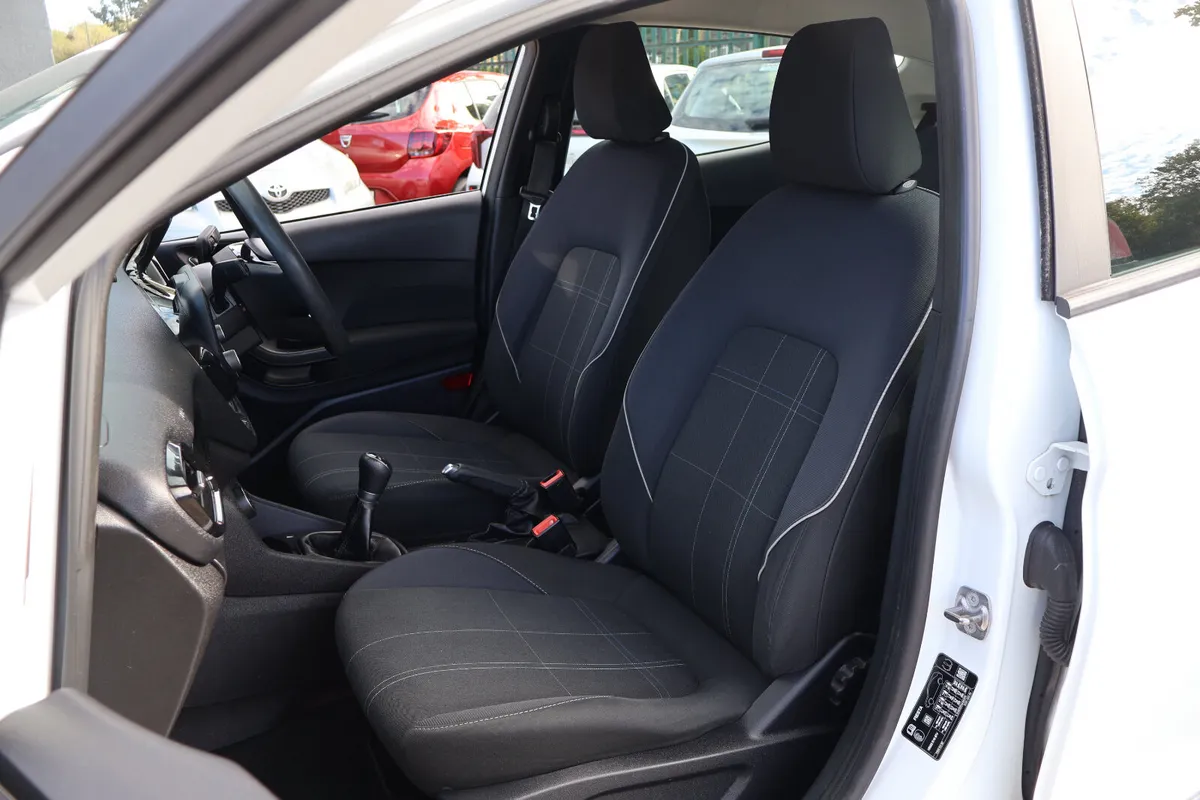 Ford Fiesta Hatchback, Petrol, 2018, White