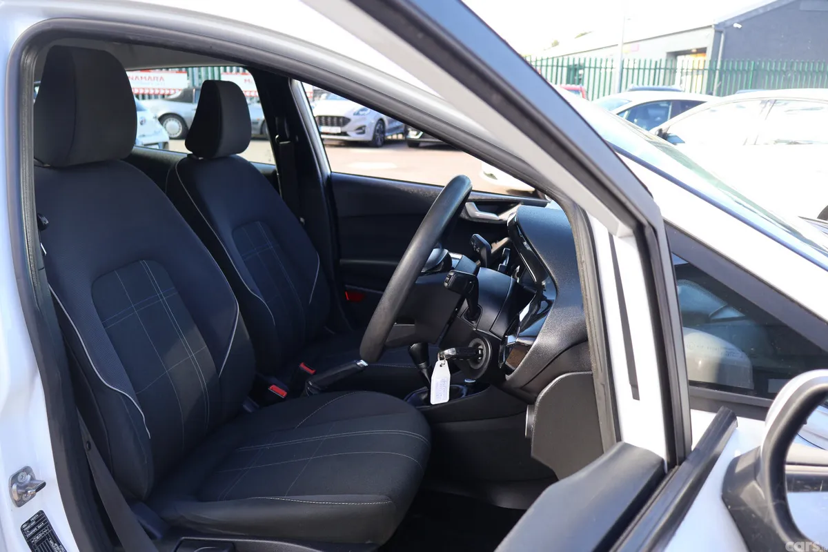 Ford Fiesta Hatchback, Petrol, 2018, White
