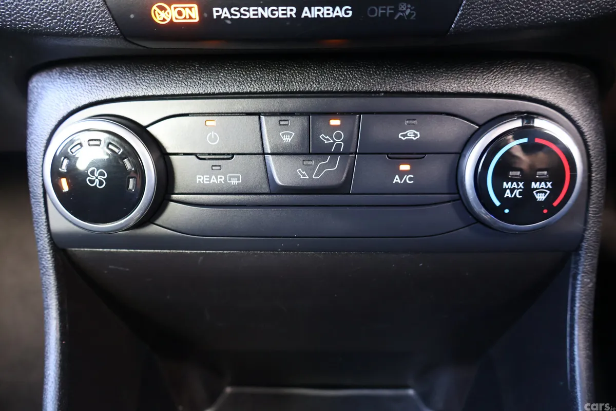 Ford Fiesta Hatchback, Petrol, 2018, White