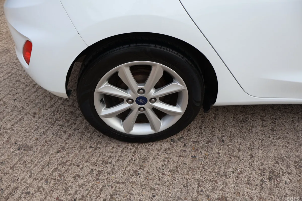 Ford Fiesta Hatchback, Petrol, 2018, White