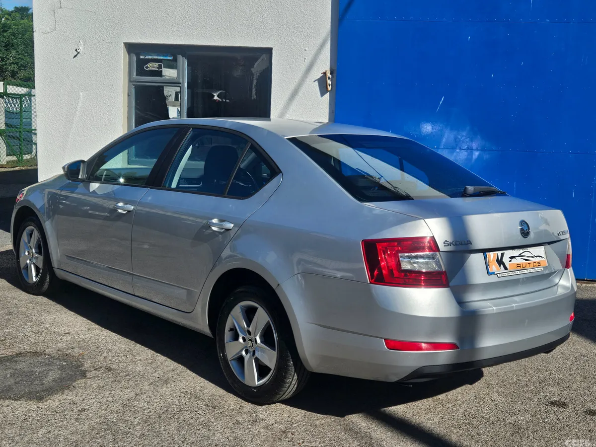 Skoda Octavia Saloon, Diesel, 2014, Silver