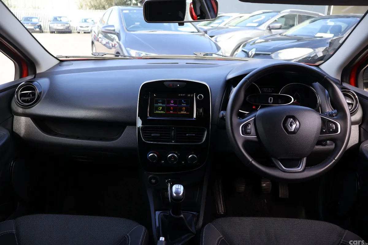 Renault Clio Hatchback, Petrol, 2019, Red