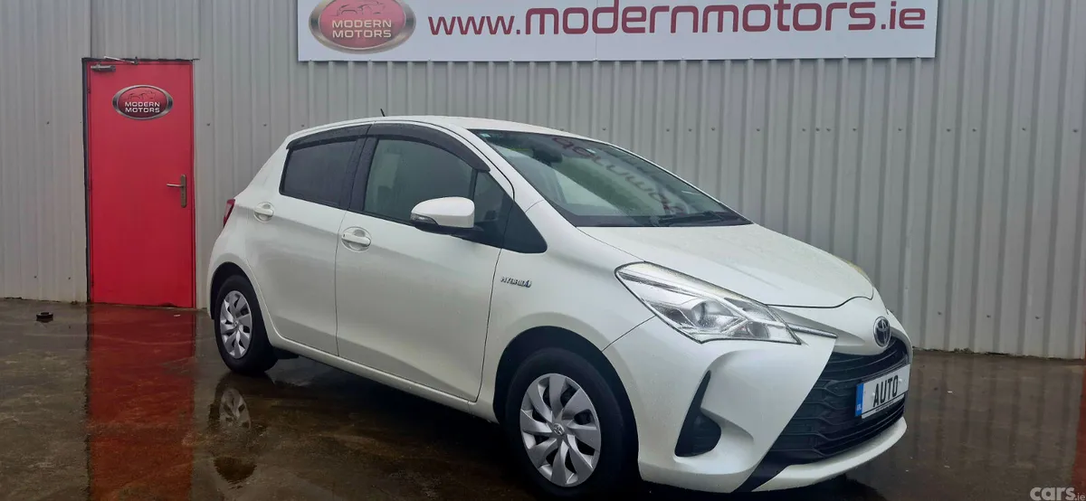 Toyota Vitz Hatchback, Petrol Hybrid, 2017, White