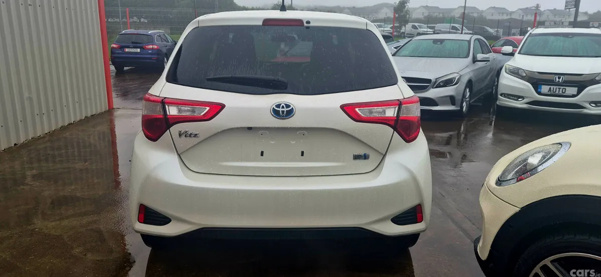 Toyota Vitz Hatchback, Petrol Hybrid, 2017, White