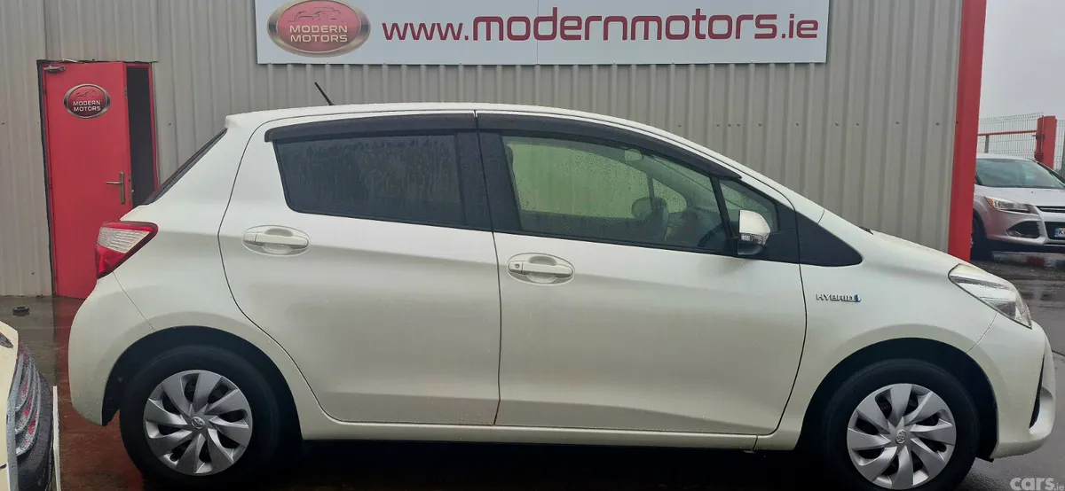 Toyota Vitz Hatchback, Petrol Hybrid, 2017, White