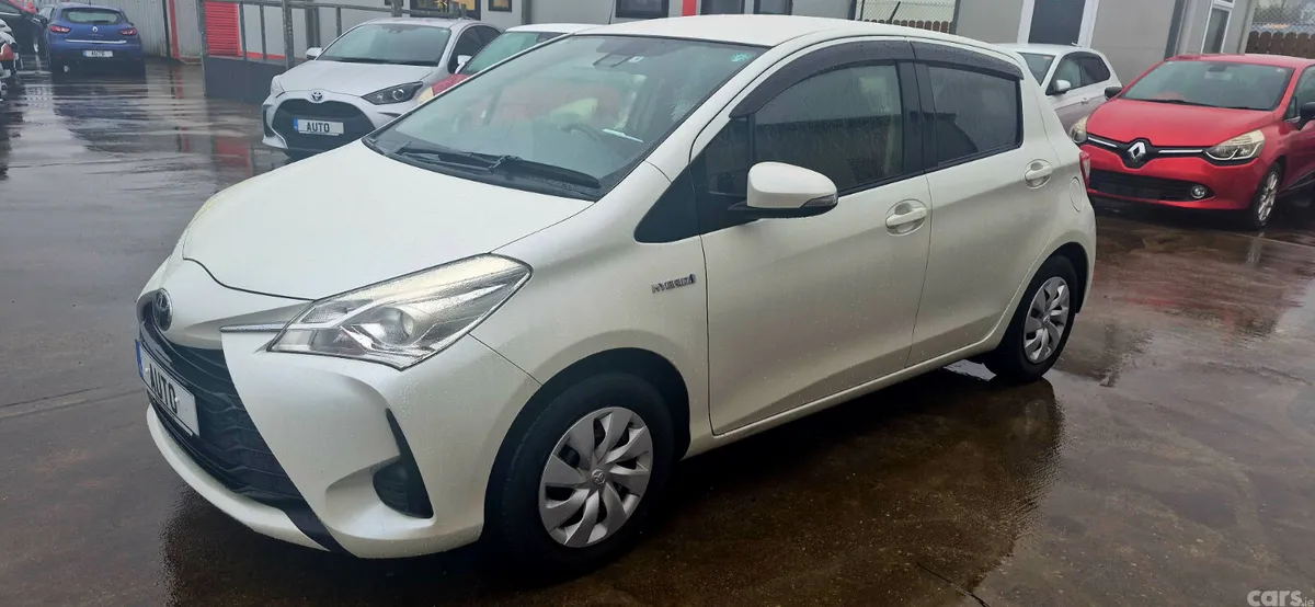 Toyota Vitz Hatchback, Petrol Hybrid, 2017, White