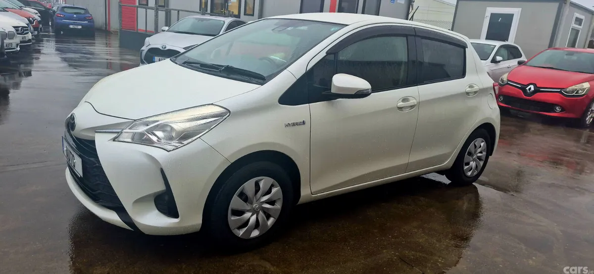 Toyota Vitz Hatchback, Petrol Hybrid, 2017, White